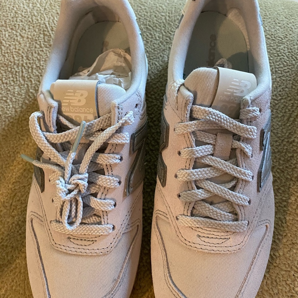 New Balance Sneaker